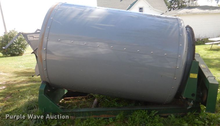 image for item DP0339 1997 FarmMaster FB233  feed grinder/mixer