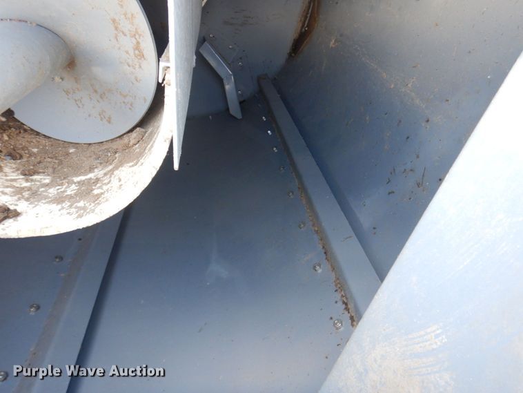 image for item DP0339 1997 FarmMaster FB233  feed grinder/mixer