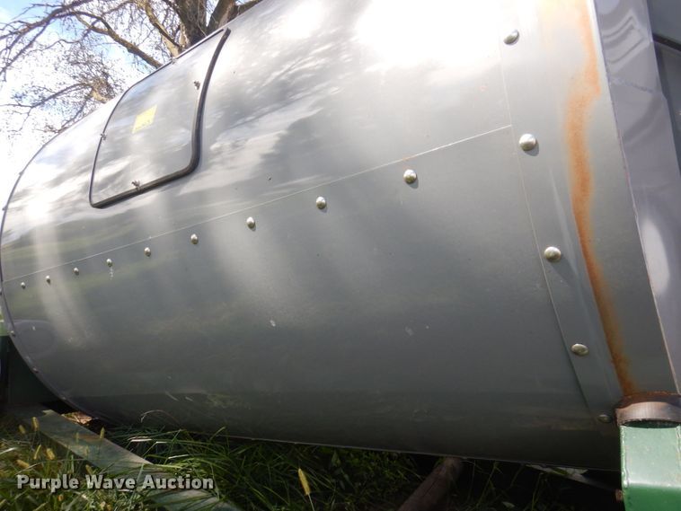 image for item DP0339 1997 FarmMaster FB233  feed grinder/mixer