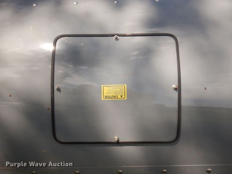 image for item DP0339 1997 FarmMaster FB233  feed grinder/mixer