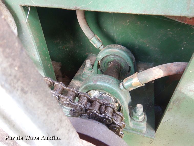 image for item DP0339 1997 FarmMaster FB233  feed grinder/mixer