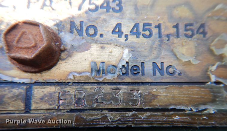 image for item DP0339 1997 FarmMaster FB233  feed grinder/mixer