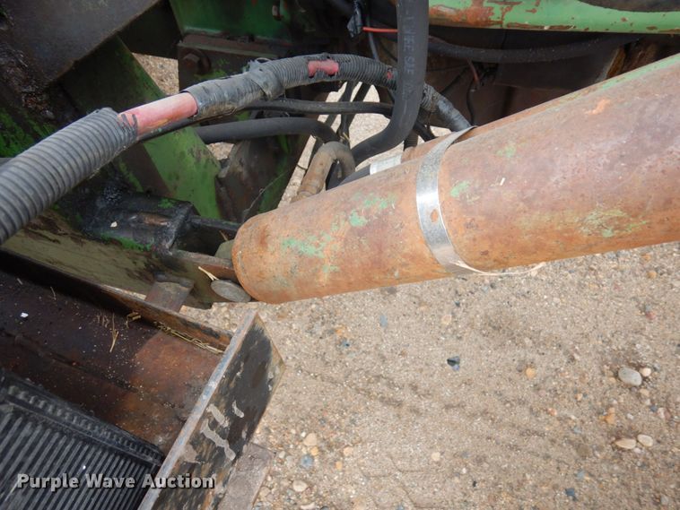 image for item DR0531 1974 Oliver 1465  tractor