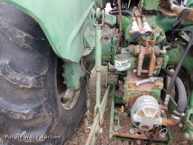 image for item DR0531 1974 Oliver 1465  tractor