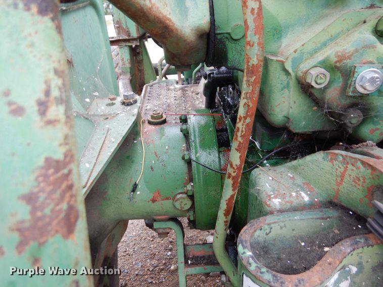 image for item DR0531 1974 Oliver 1465  tractor