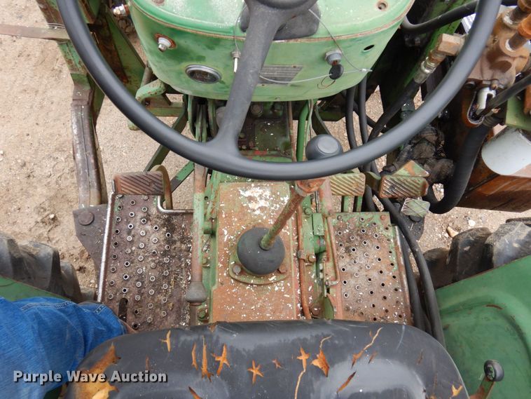 image for item DR0531 1974 Oliver 1465  tractor