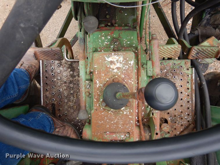 image for item DR0531 1974 Oliver 1465  tractor