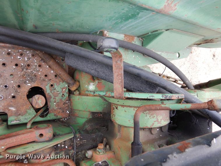 image for item DR0531 1974 Oliver 1465  tractor