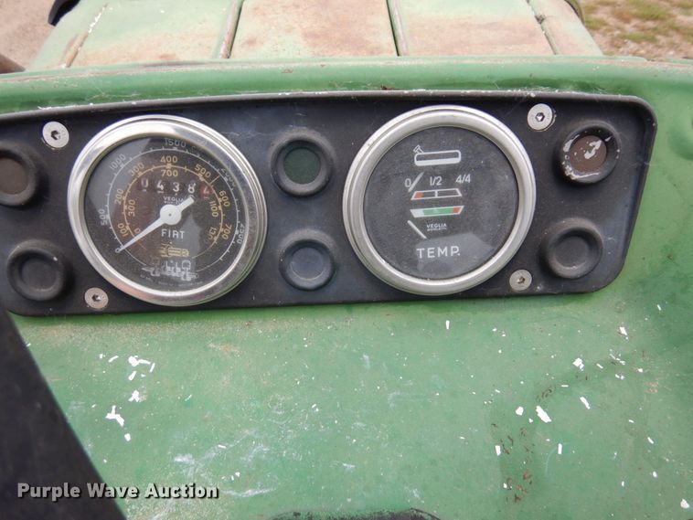 image for item DR0531 1974 Oliver 1465  tractor
