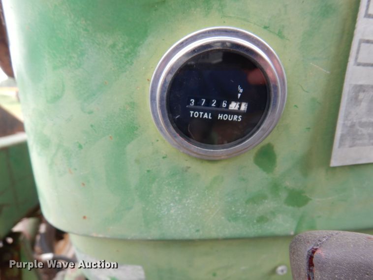 image for item DR0531 1974 Oliver 1465  tractor