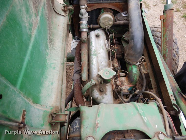 image for item DR0531 1974 Oliver 1465  tractor
