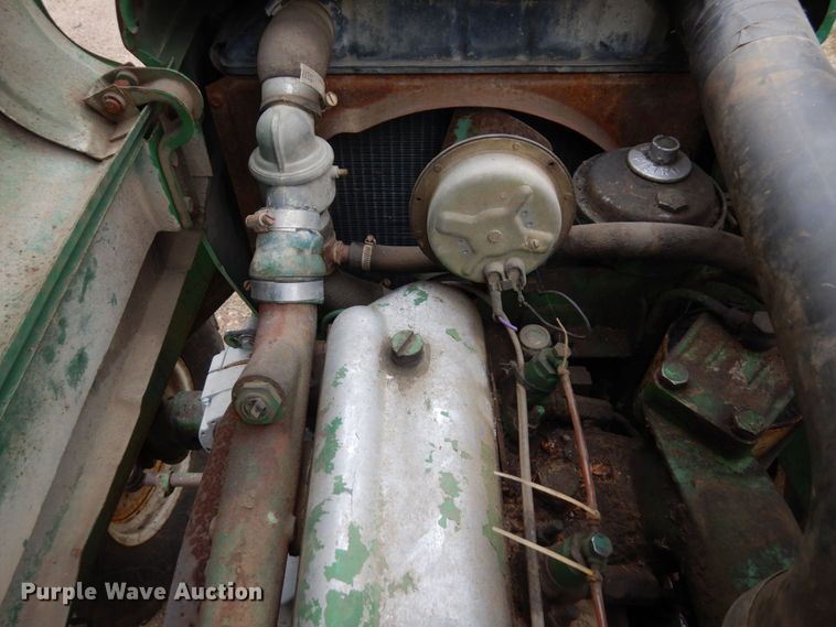 image for item DR0531 1974 Oliver 1465  tractor