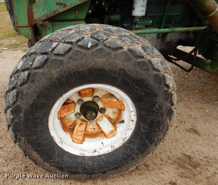 image for item DR0531 1974 Oliver 1465  tractor