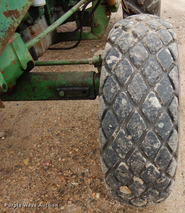 image for item DR0531 1974 Oliver 1465  tractor