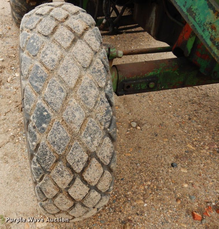 image for item DR0531 1974 Oliver 1465  tractor