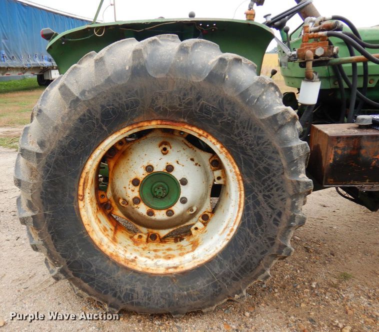 image for item DR0531 1974 Oliver 1465  tractor