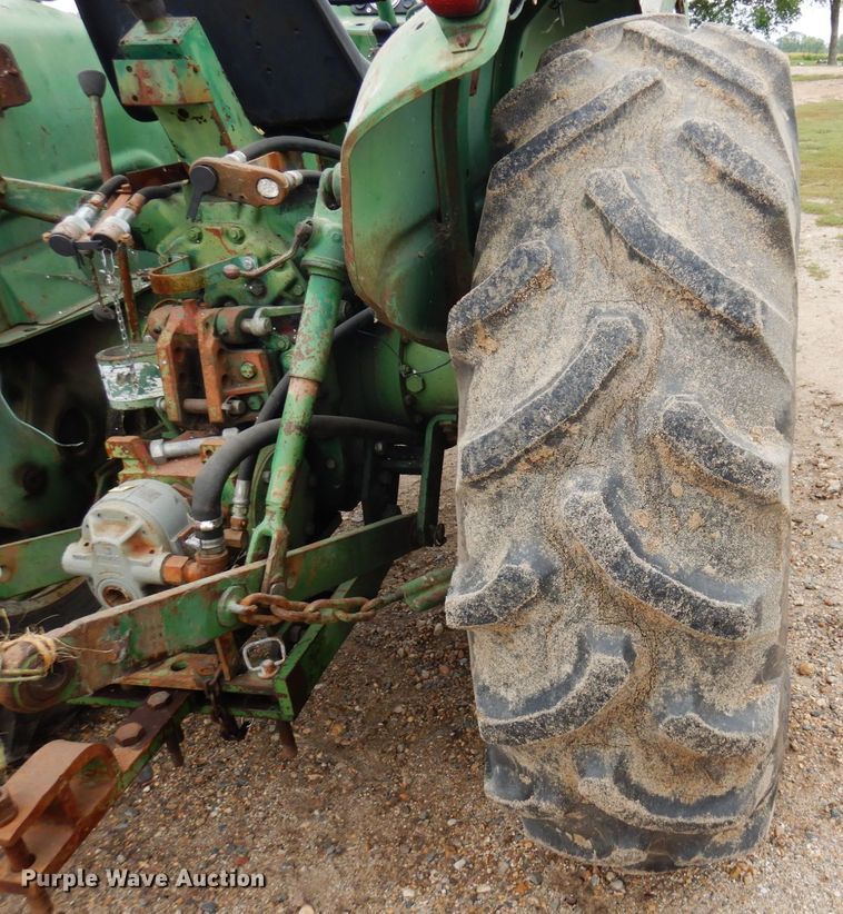 image for item DR0531 1974 Oliver 1465  tractor