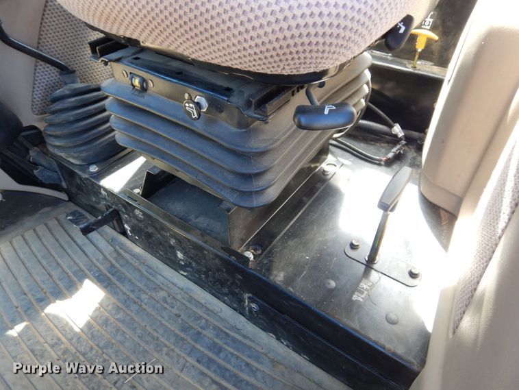 image for item DS1415 2014 John Deere 5085E  MFWD tractor