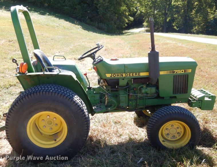 image for item DS1416 1985 John Deere 750  MFWD tractor