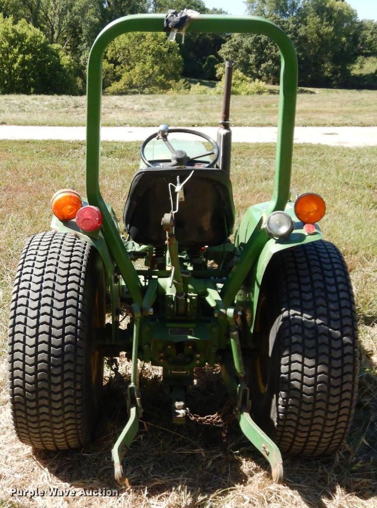 image for item DS1416 1985 John Deere 750  MFWD tractor