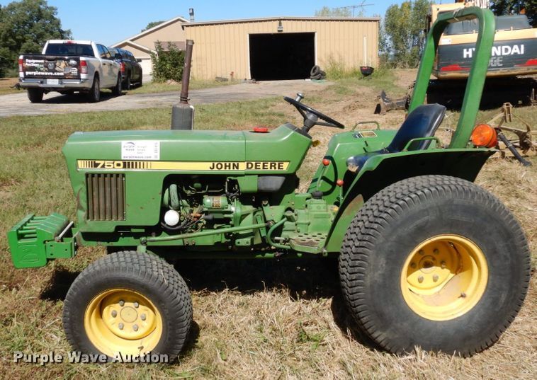 image for item DS1416 1985 John Deere 750  MFWD tractor