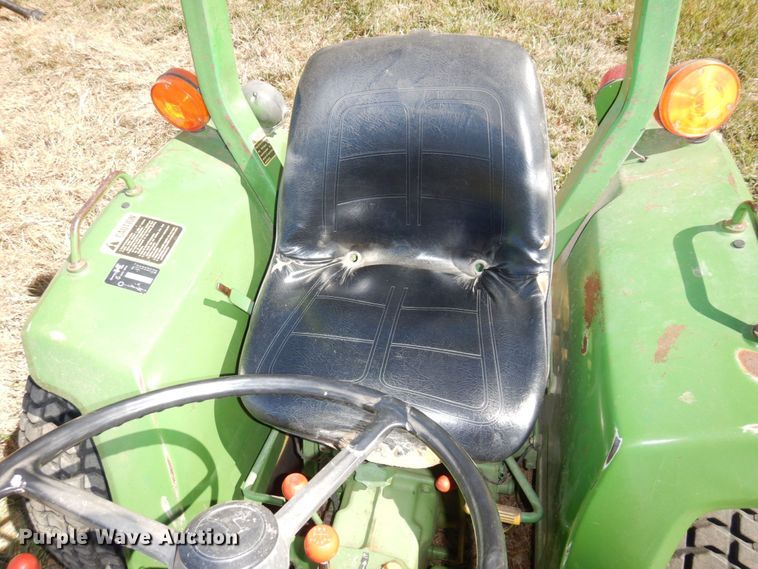 image for item DS1416 1985 John Deere 750  MFWD tractor