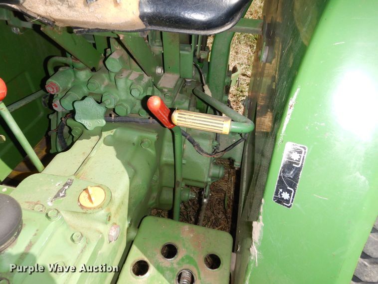 image for item DS1416 1985 John Deere 750  MFWD tractor
