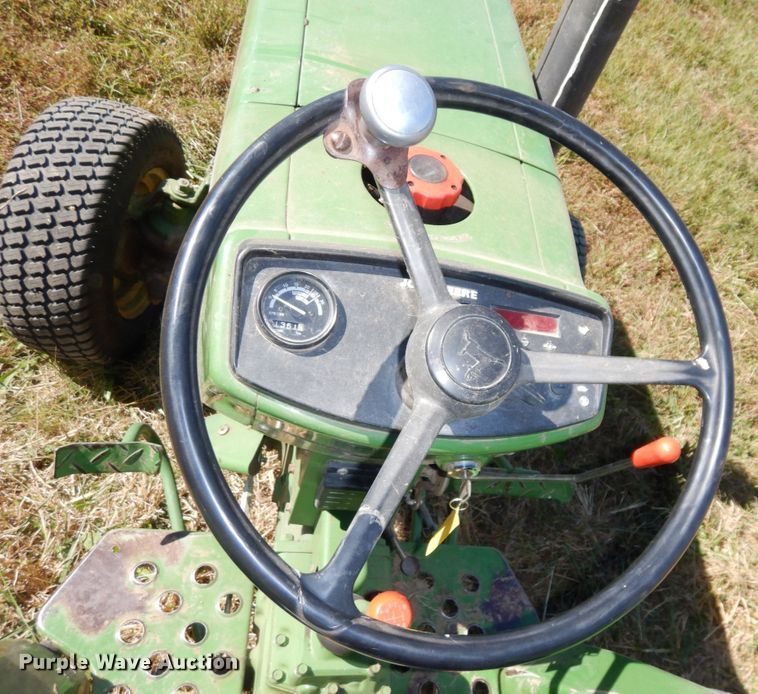image for item DS1416 1985 John Deere 750  MFWD tractor