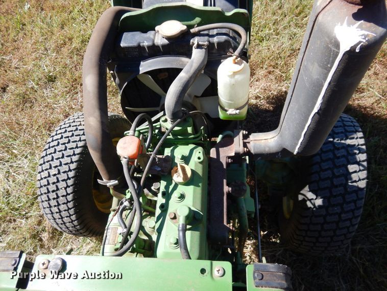 image for item DS1416 1985 John Deere 750  MFWD tractor