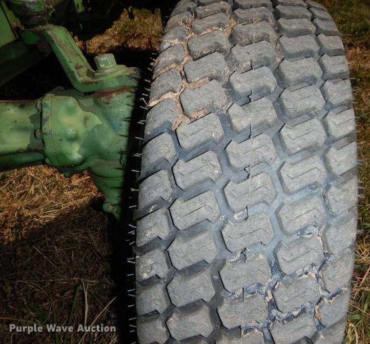 image for item DS1416 1985 John Deere 750  MFWD tractor