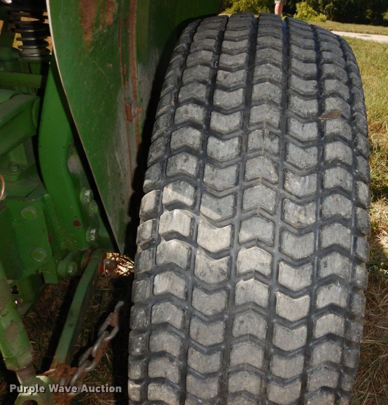 image for item DS1416 1985 John Deere 750  MFWD tractor