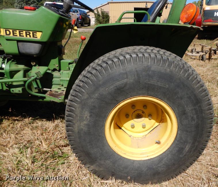 image for item DS1416 1985 John Deere 750  MFWD tractor