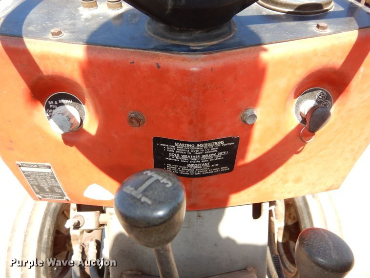 image for item DS1425 1978 Massey Ferguson 230  tractor