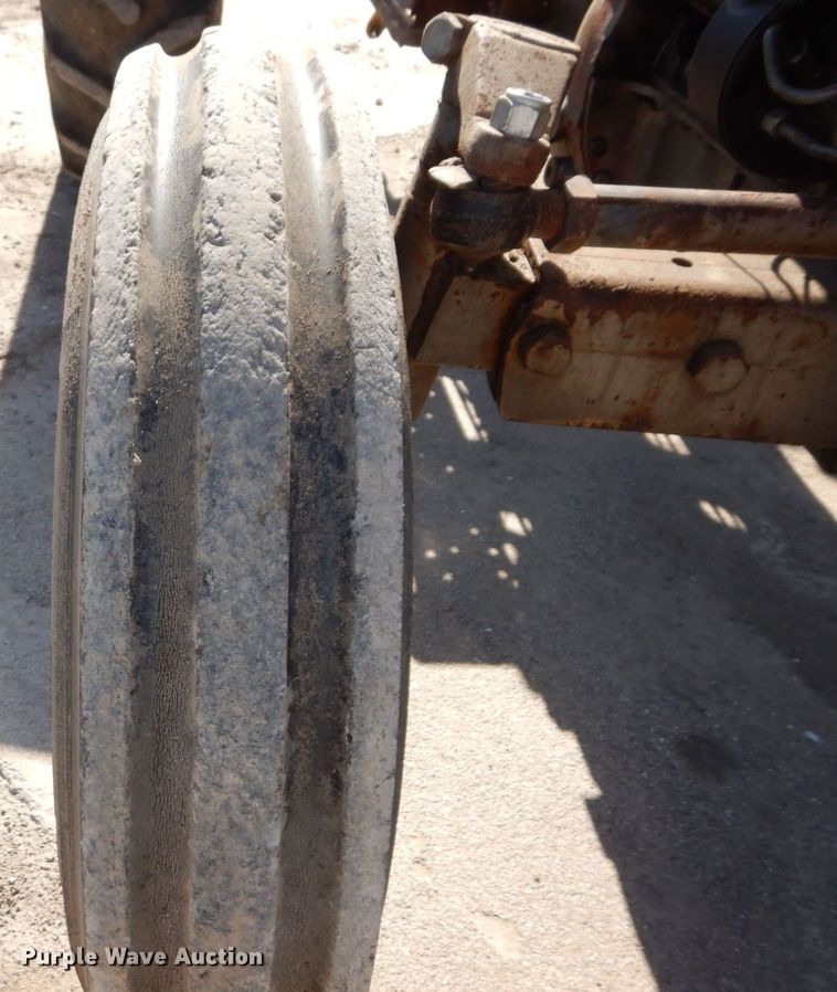 image for item DS1425 1978 Massey Ferguson 230  tractor