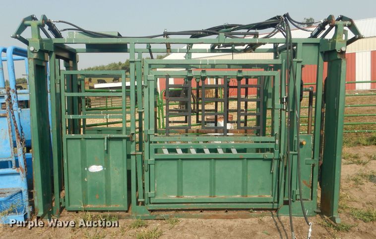 image for item HQ9514 Northstar 1000V  livestock chute