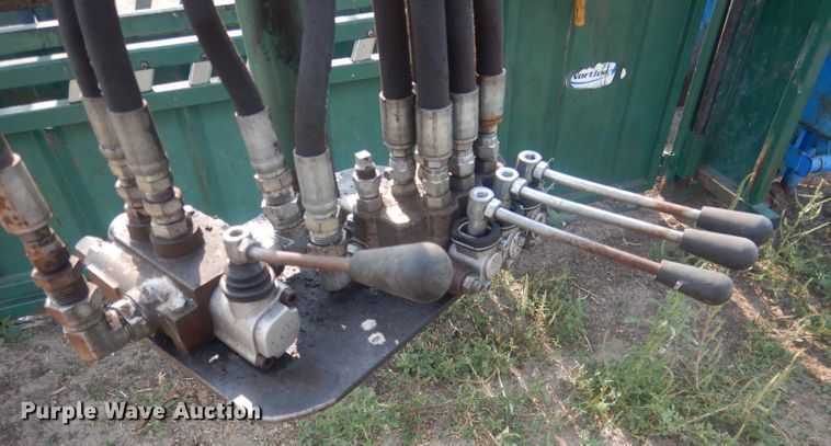 image for item HQ9514 Northstar 1000V  livestock chute