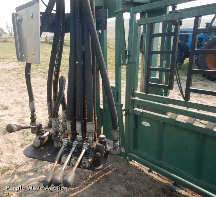 image for item HQ9514 Northstar 1000V  livestock chute