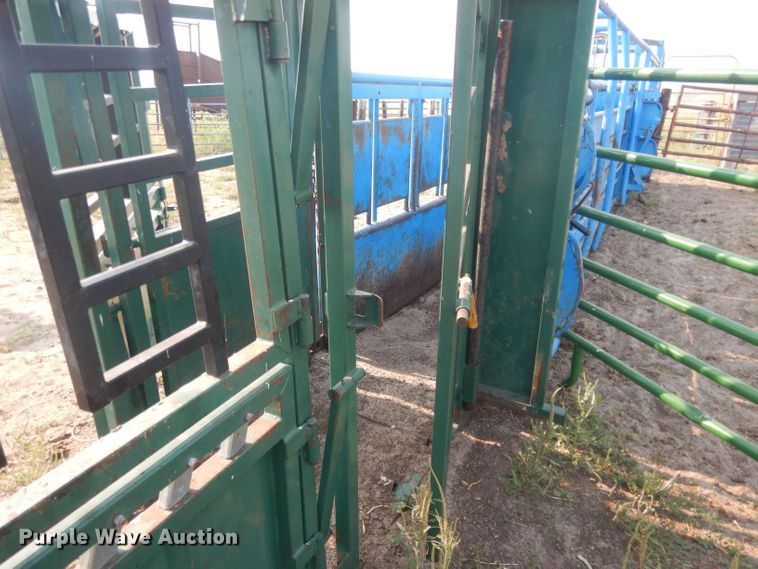 image for item HQ9514 Northstar 1000V  livestock chute