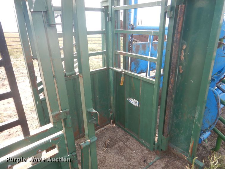 image for item HQ9514 Northstar 1000V  livestock chute