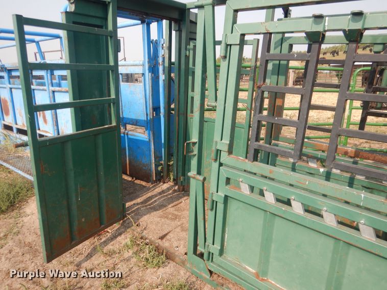 image for item HQ9514 Northstar 1000V  livestock chute