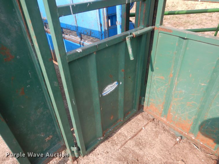 image for item HQ9514 Northstar 1000V  livestock chute