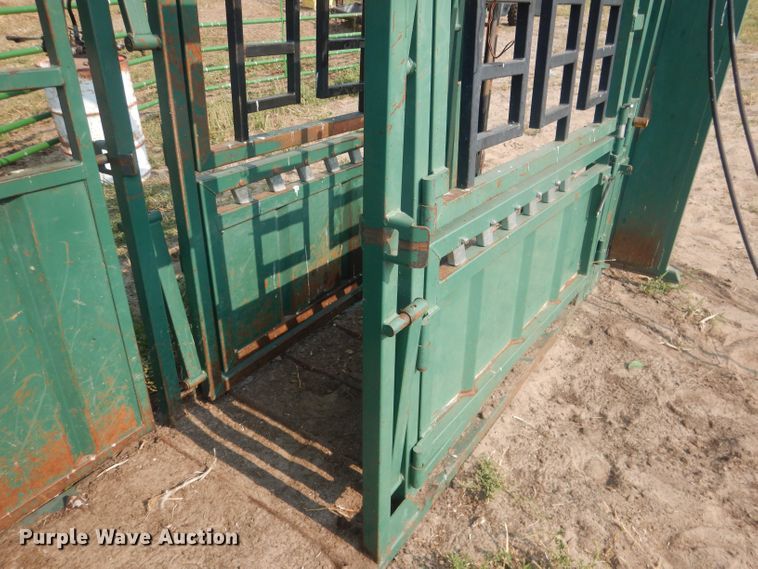 image for item HQ9514 Northstar 1000V  livestock chute