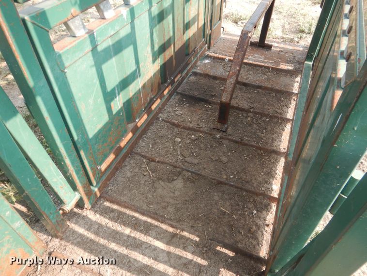 image for item HQ9514 Northstar 1000V  livestock chute