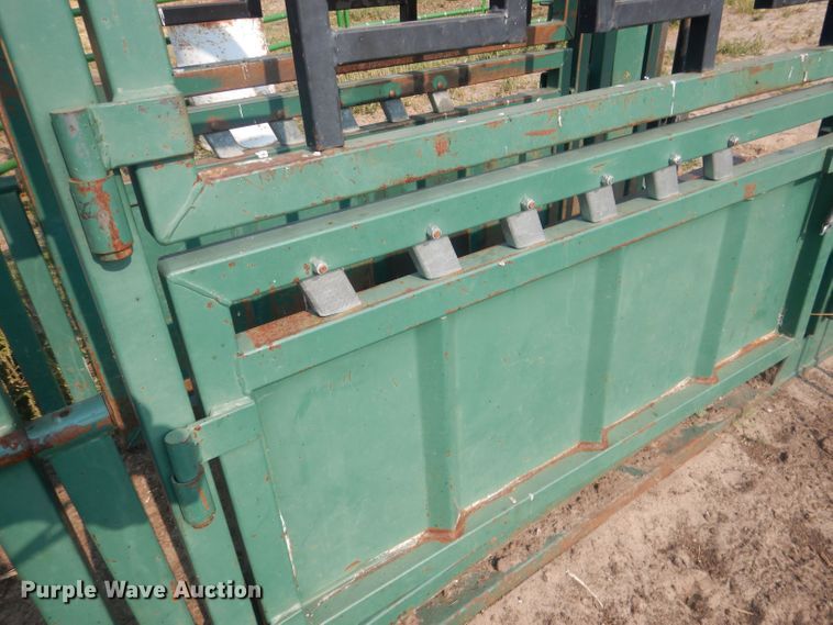 image for item HQ9514 Northstar 1000V  livestock chute