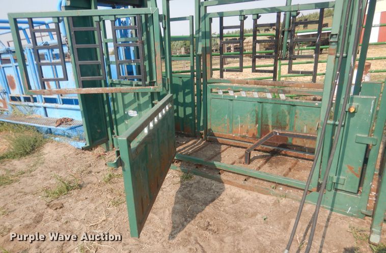 image for item HQ9514 Northstar 1000V  livestock chute