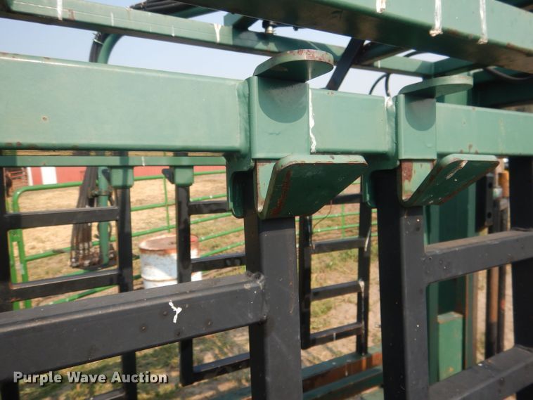 image for item HQ9514 Northstar 1000V  livestock chute
