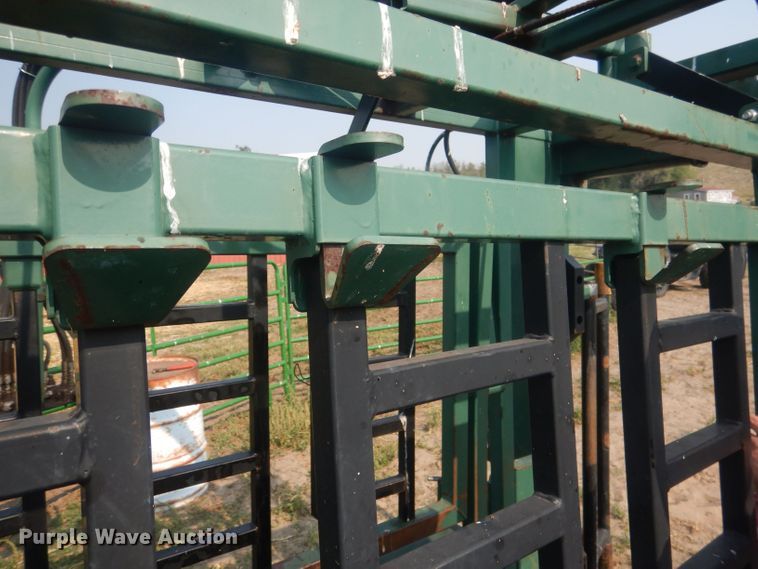 image for item HQ9514 Northstar 1000V  livestock chute