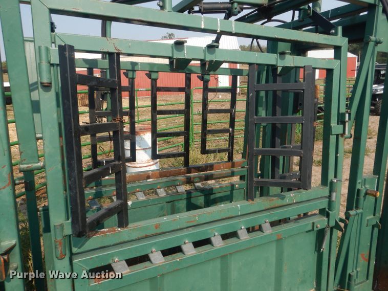 image for item HQ9514 Northstar 1000V  livestock chute