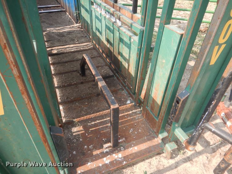 image for item HQ9514 Northstar 1000V  livestock chute