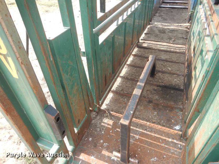 image for item HQ9514 Northstar 1000V  livestock chute